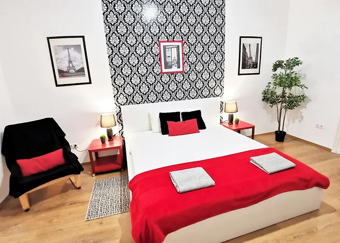 Orangehomes Central Market Hall Apartment
